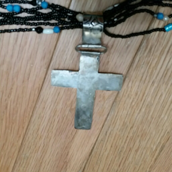 Beautiful Cross Necklace EUC - Picture 5 of 5